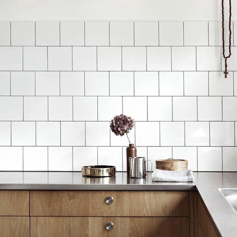 Gạch thẻ trắng bóng lượn mặt 150x150mm mã WH0606P