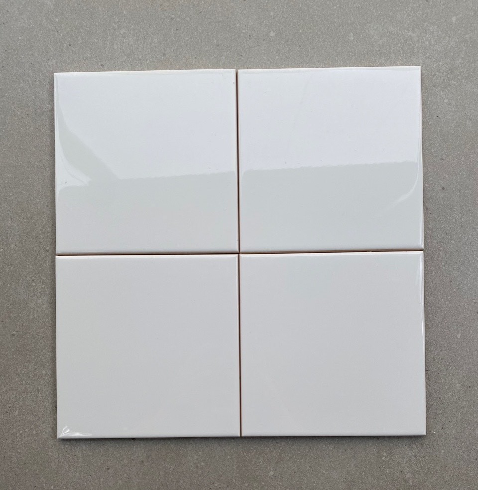 Gạch thẻ trắng bóng phẳng 150x150mm mã STA150150